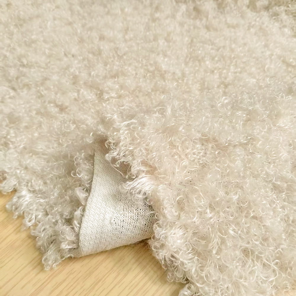 クラシックなラムロール合成毛皮生地は柔らかく快適で、カーペッ - Home Textiles Classic Fashion のレビューと価格